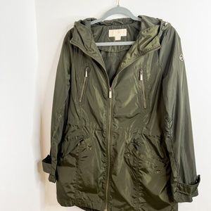 ✨✨ACCEPTING ANY OFFER✨✨✨ MICHAEL Micheal Kors Army Green Rain Jacket